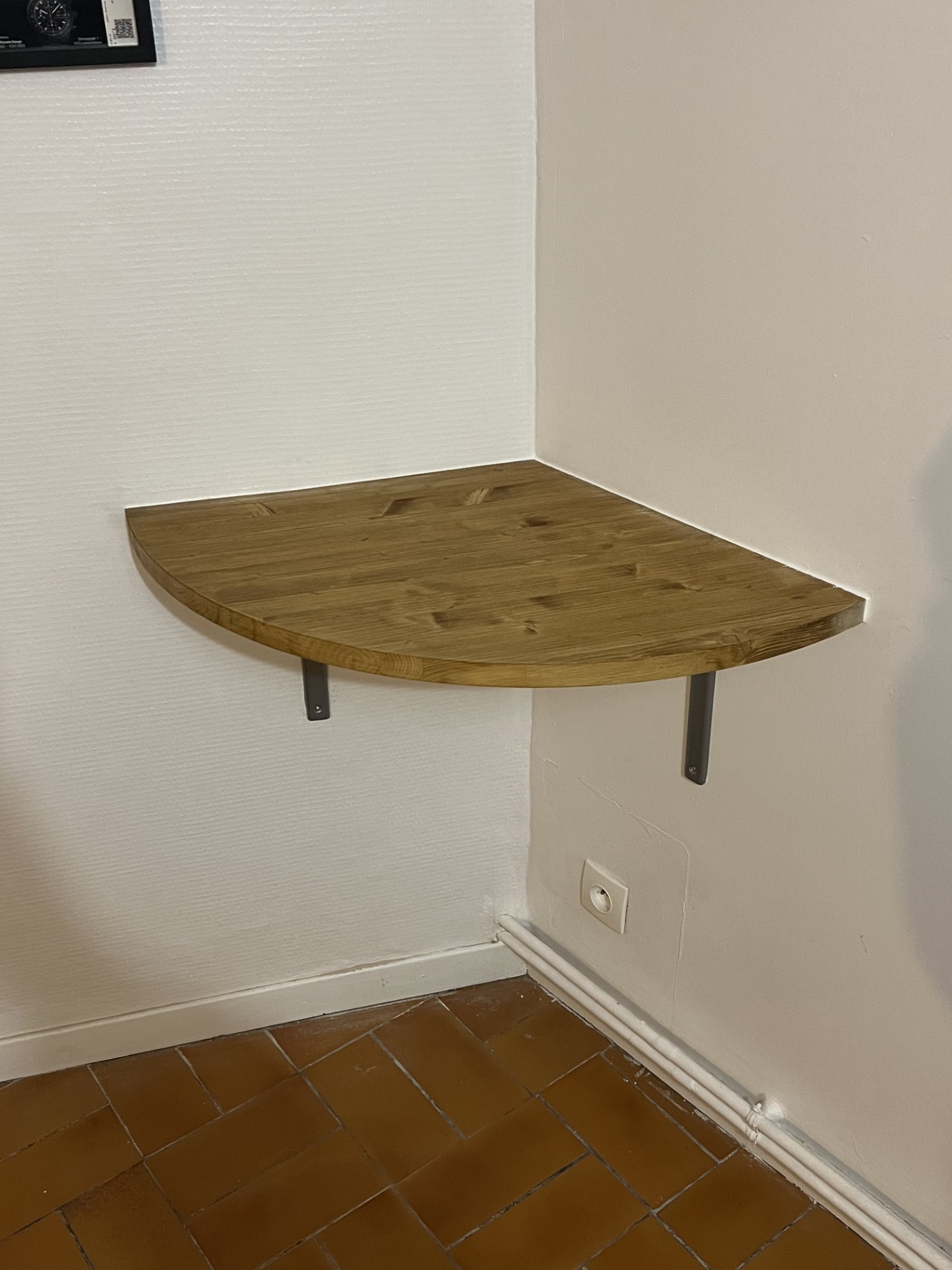 Tablette ronde d&rsquo;angle